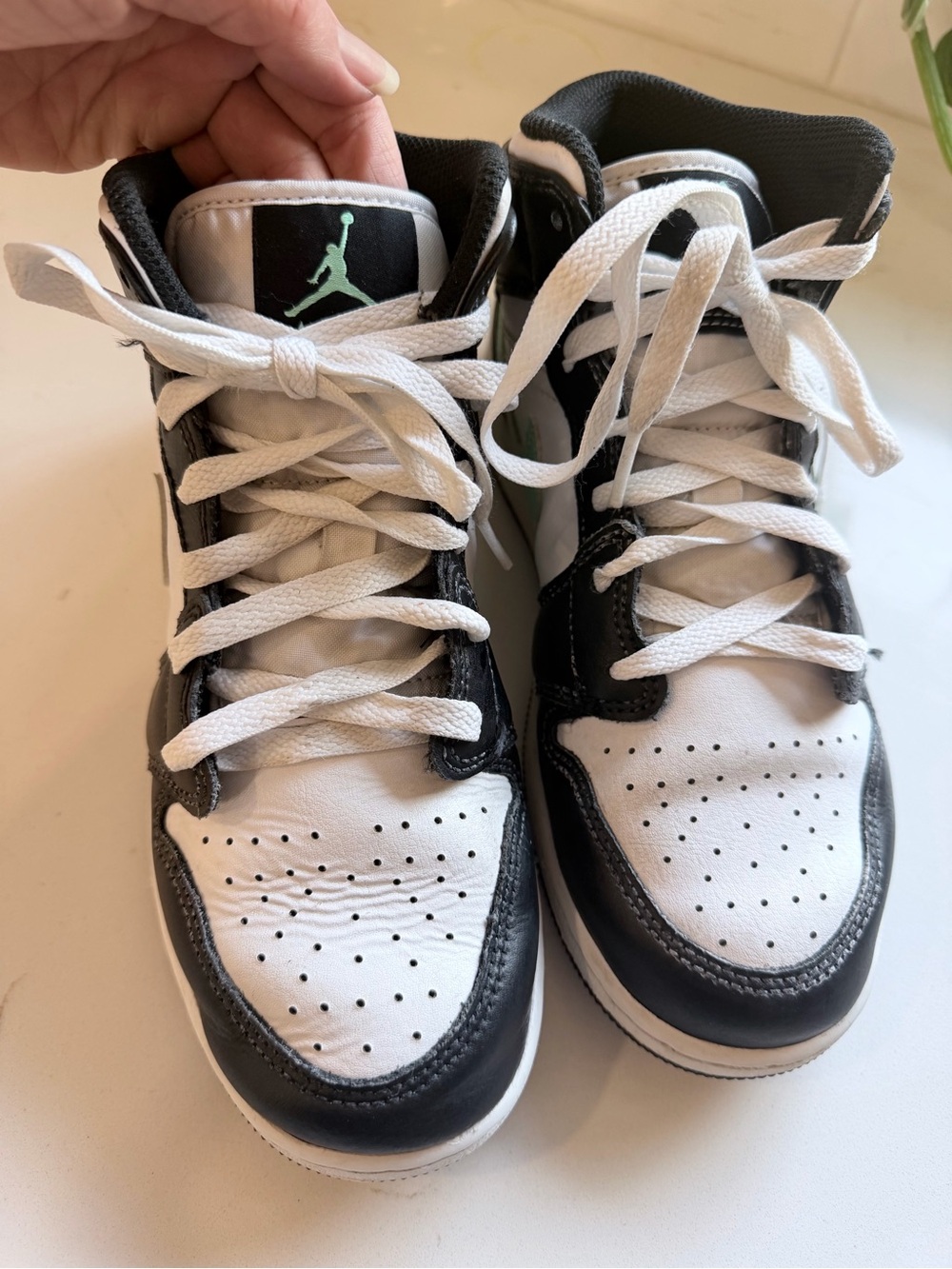 Nike air Jordan 1 mid white green glow basketball shoes youth 5 - Picture 4 of 6